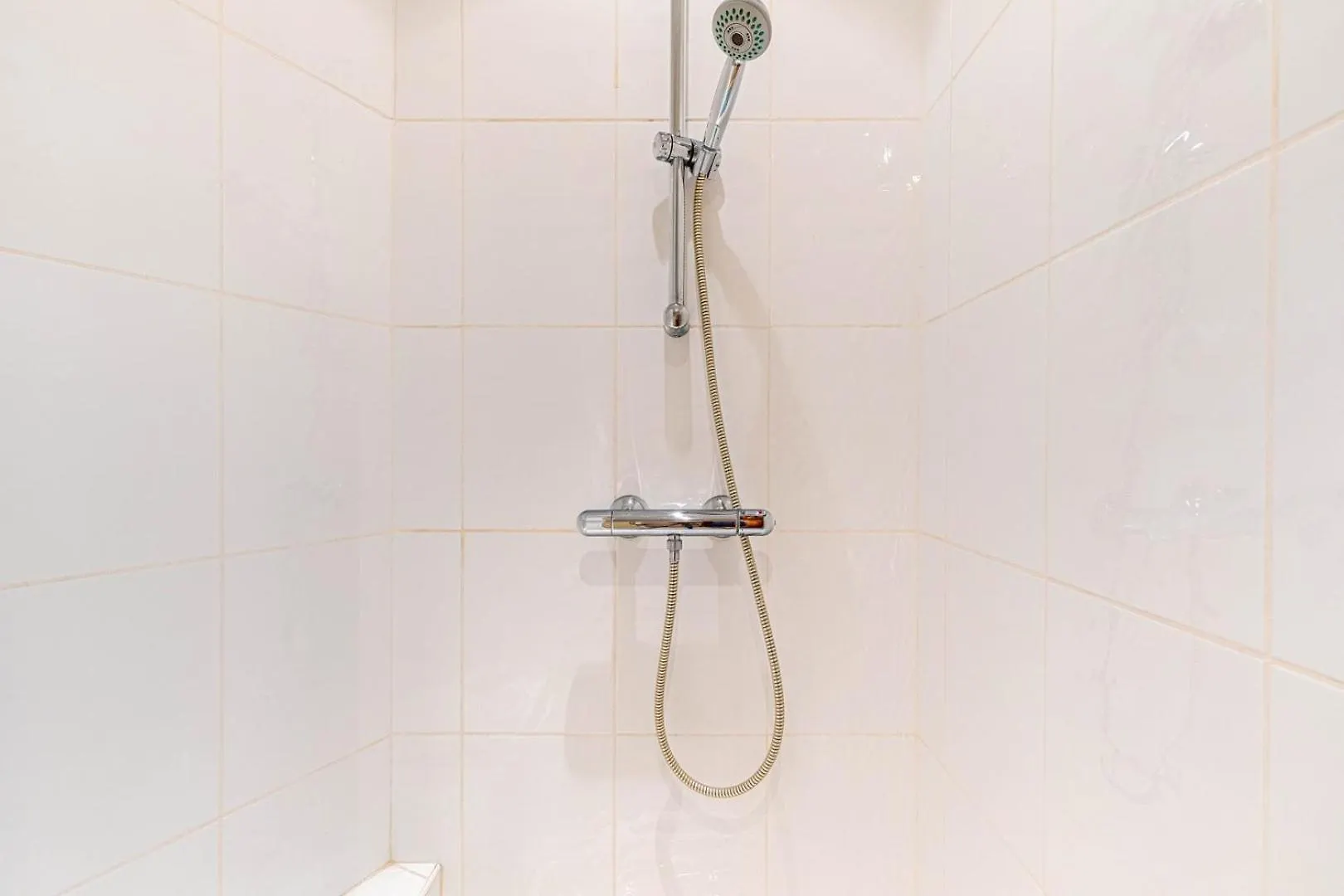Appartement Guestready - Spacious Comfort In The 8Th Parijs