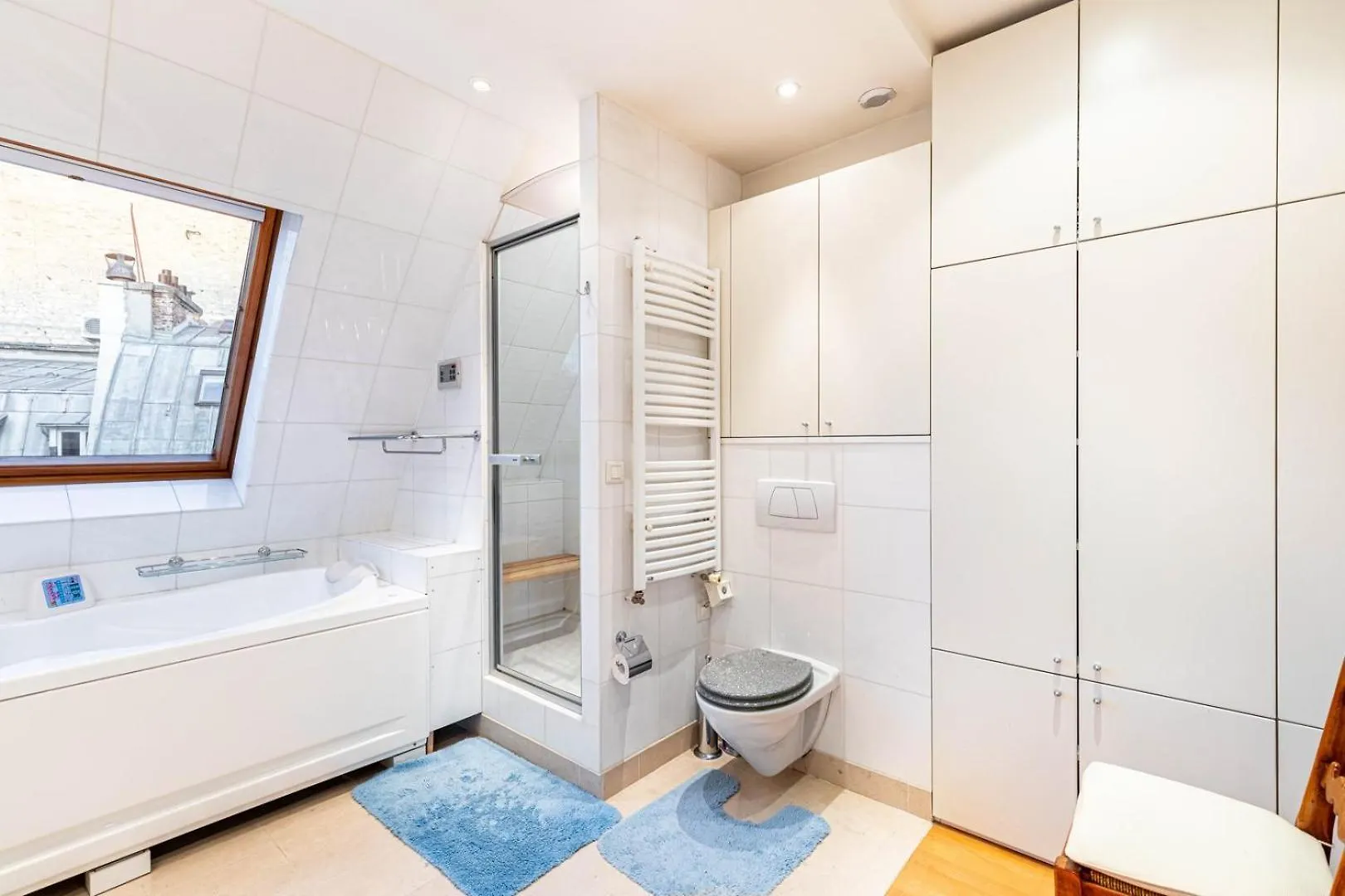 Guestready - Spacious Comfort In The 8Th Parijs Appartement