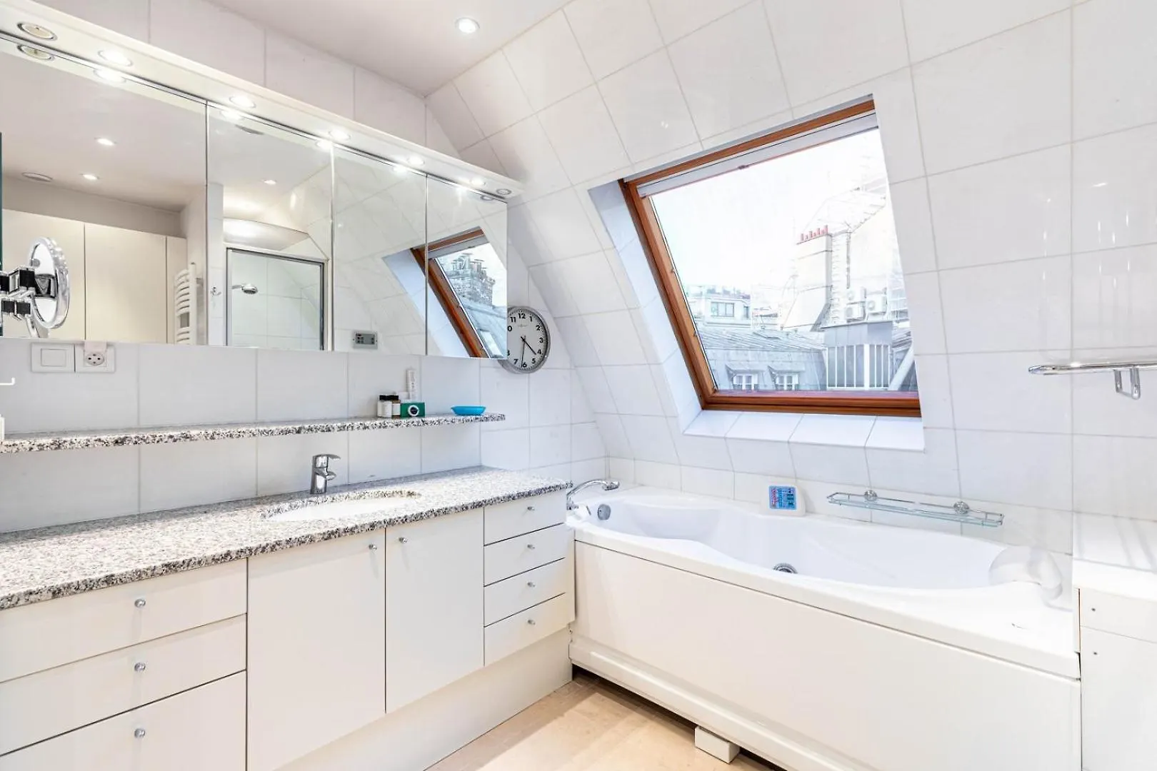 Guestready - Spacious Comfort In The 8Th Parijs